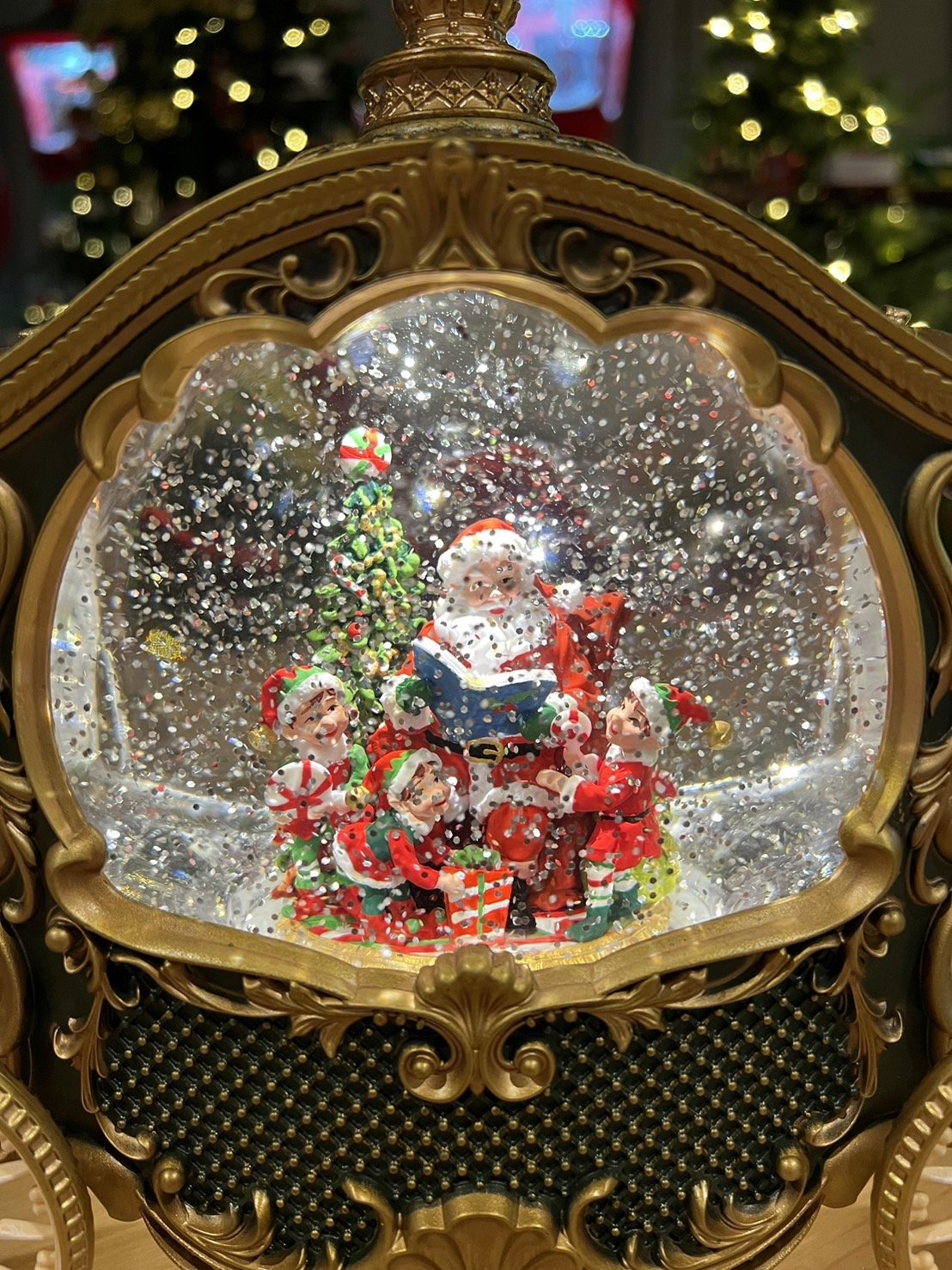 Globo de Neve em Carruagem Natalina - Design Luxo