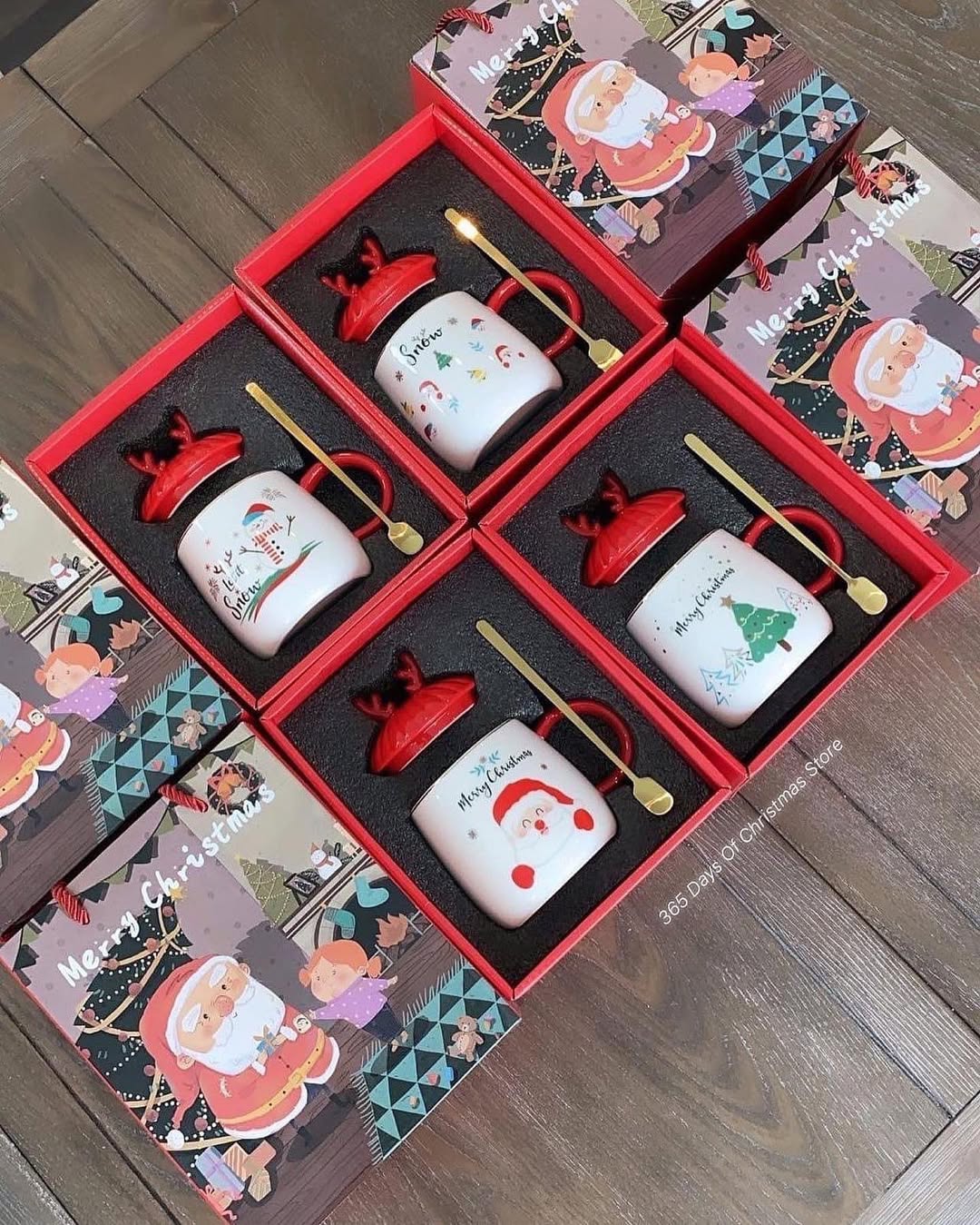 Caneca Natalina com Tampa de Rena - Pronta para Presente!