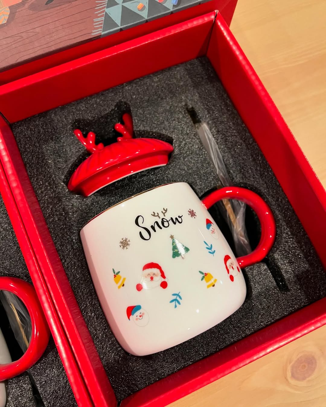 Caneca Natalina com Tampa de Rena - Pronta para Presente!