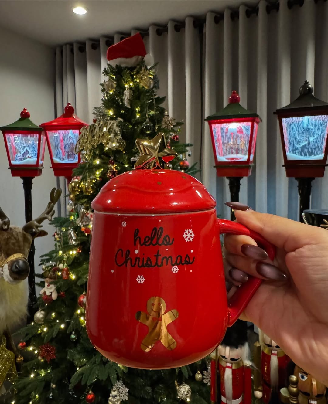 Caneca Natalina com Tampa - Design Festivo