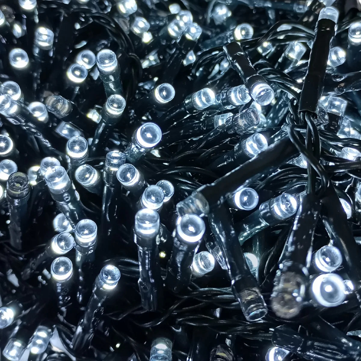 Pisca Festão 1000 LEDs Quentes com Estrobo Branco Frio - 50m/80m, Bivolt, Uso Interno e Externo