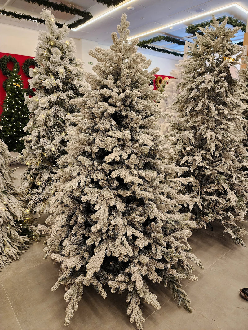 Árvore de Natal Nevada Cancún 2,10m • 1524 Galhos – Pré-Venda 2025