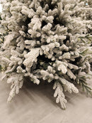 Árvore de Natal Nevada Cancún 2,10m • 1524 Galhos