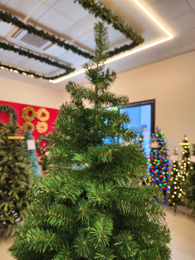 Árvore de Natal Tradicional Copacabana 2,10m • 720 Galhos – Pré-Venda 2025