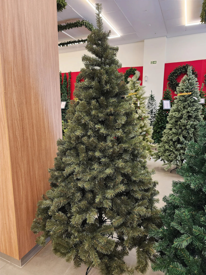 Árvore de Natal Tradicional Ipanema 2,10m 720 Galhos – Pré-Venda 2025
