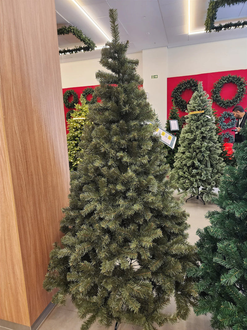Árvore de Natal Tradicional Ipanema 2,10m 720 Galhos – Pré-Venda 2025