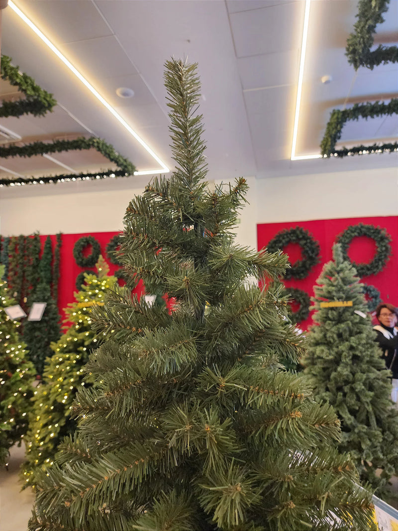 Árvore de Natal Tradicional Ipanema 2,10m 720 Galhos – Pré-Venda 2025
